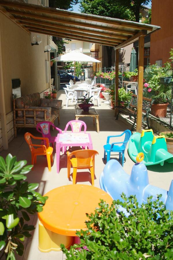 Albergo Leonarda Rimini Zewnętrze zdjęcie