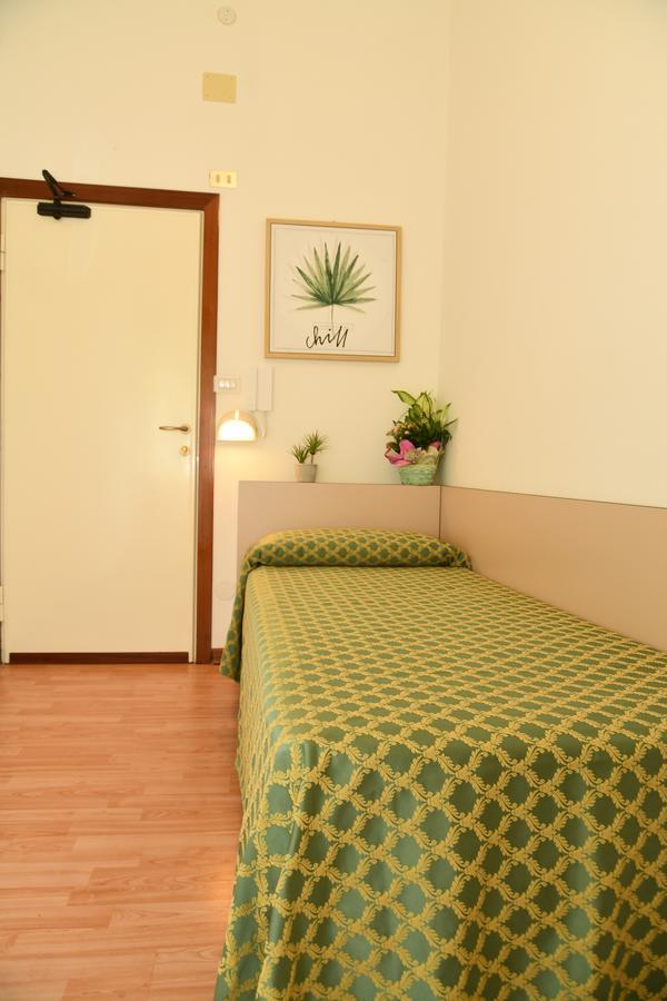Albergo Leonarda Rimini Zewnętrze zdjęcie