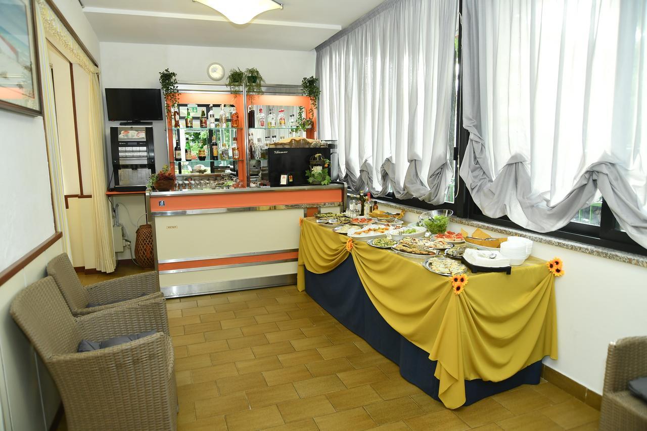 Albergo Leonarda Rimini Zewnętrze zdjęcie