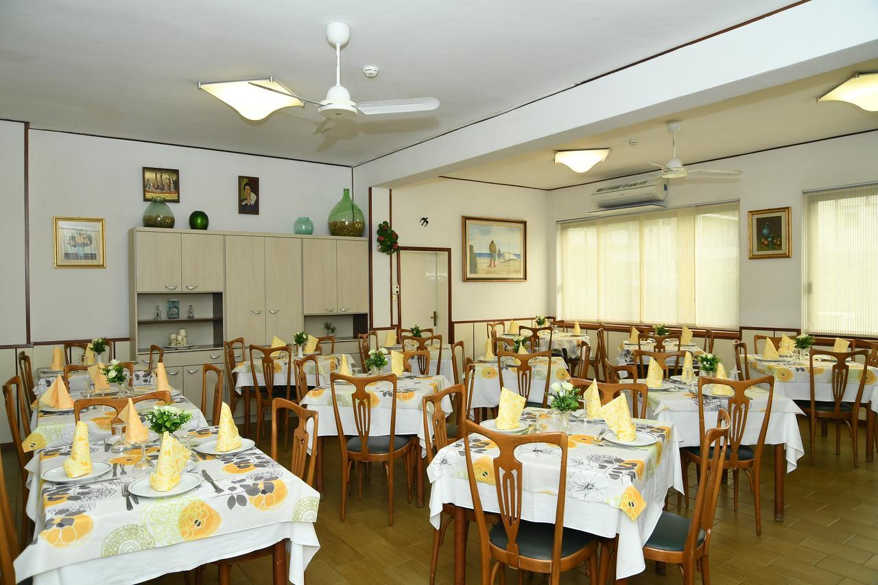 Albergo Leonarda Rimini Zewnętrze zdjęcie