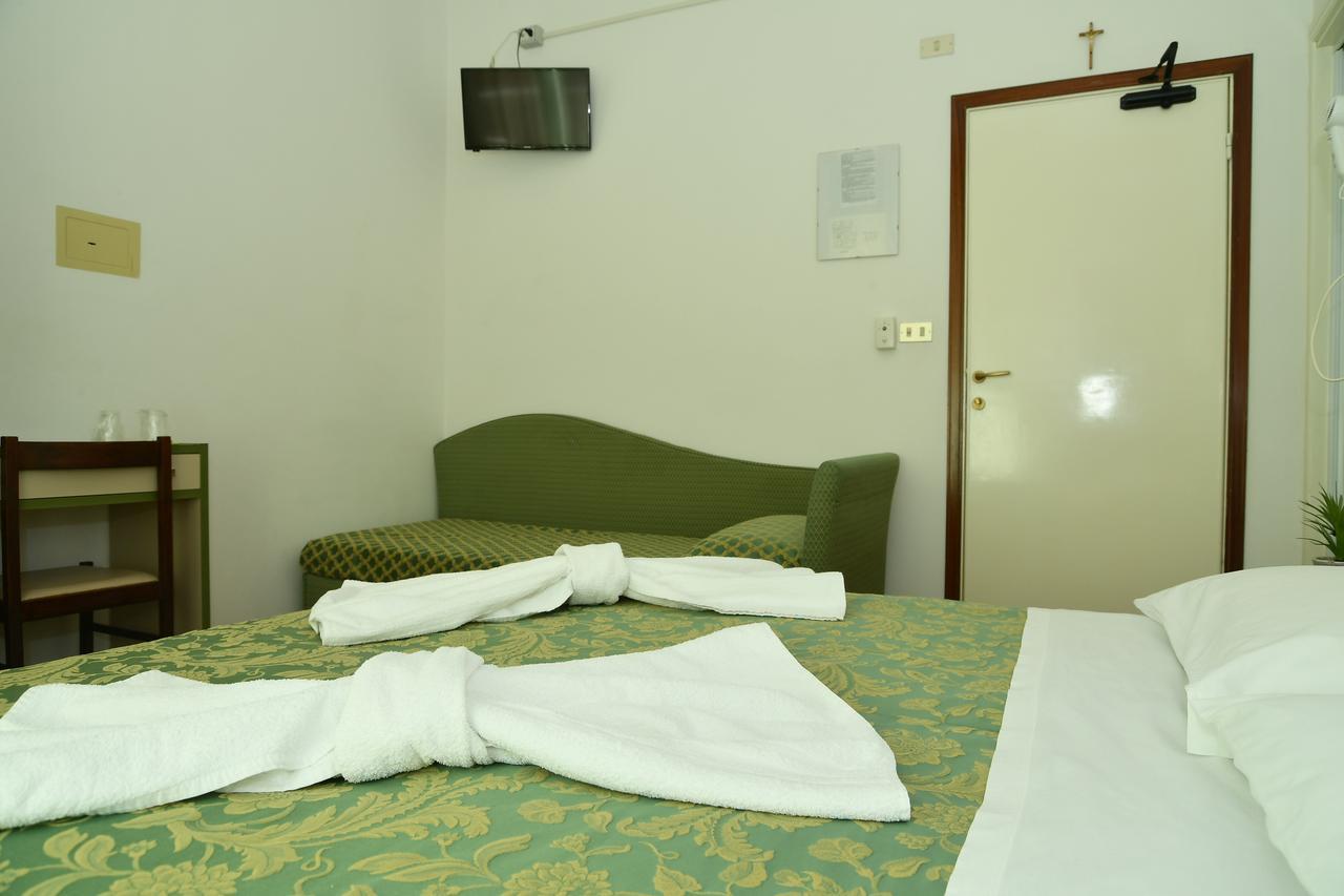 Albergo Leonarda Rimini Zewnętrze zdjęcie